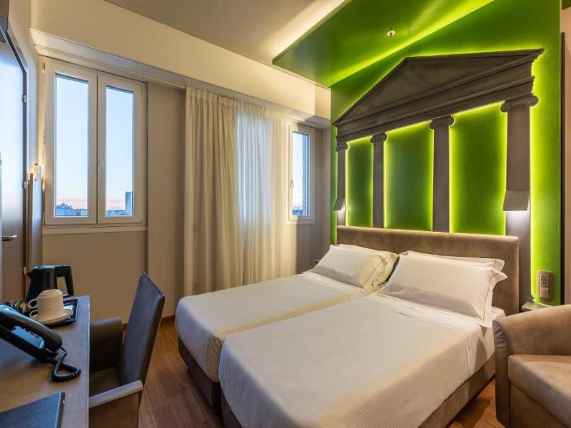 Ariston Hotel image