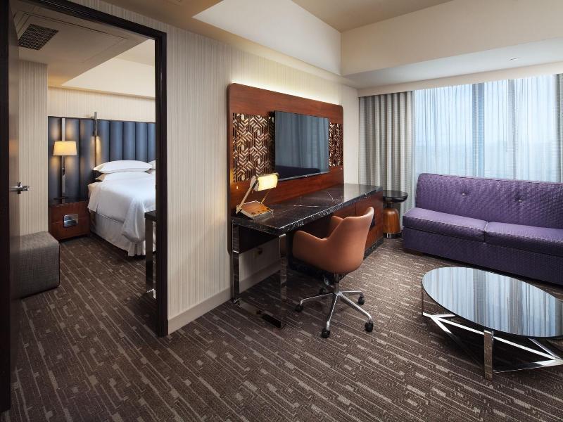Sheraton Grand Los Angeles image