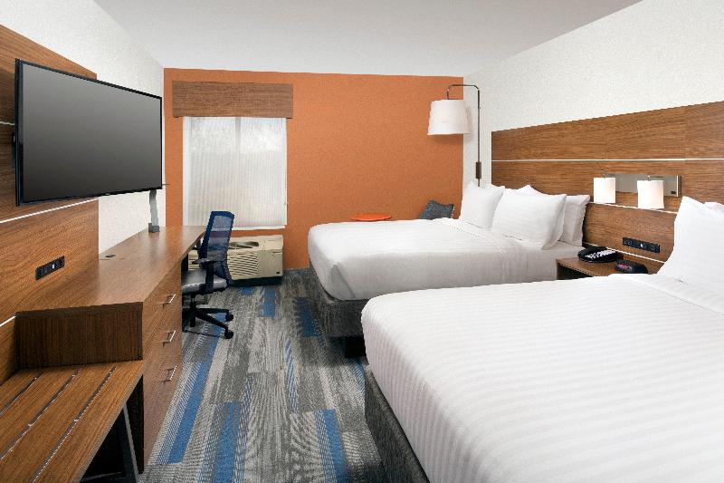 Holiday Inn Express and Suites College Park photo 24