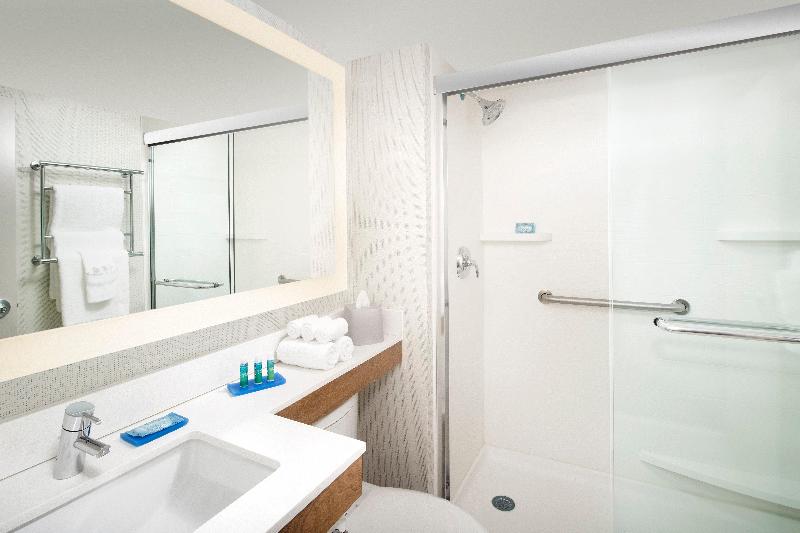Holiday Inn Express and Suites College Park photo 15