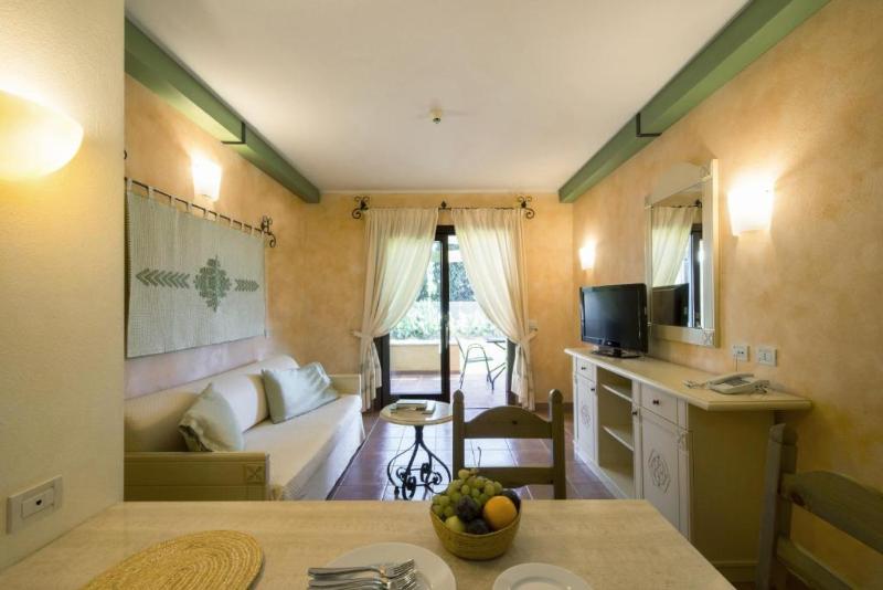 Lantana Resort Hotel & Apartments image