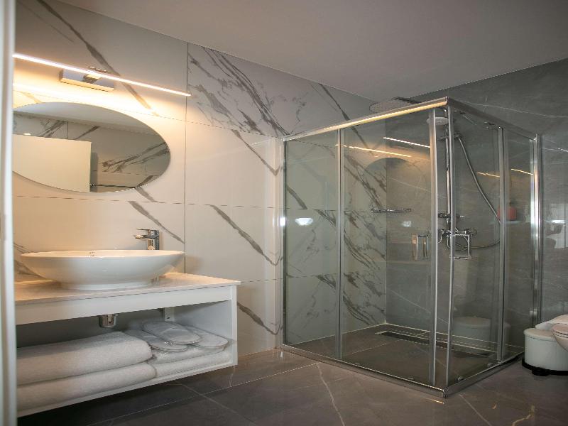 Best Western Plus Larco Hotel image