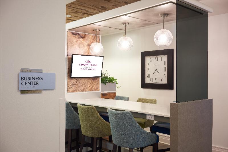 Crowne Plaza Melbourne Oceanfront