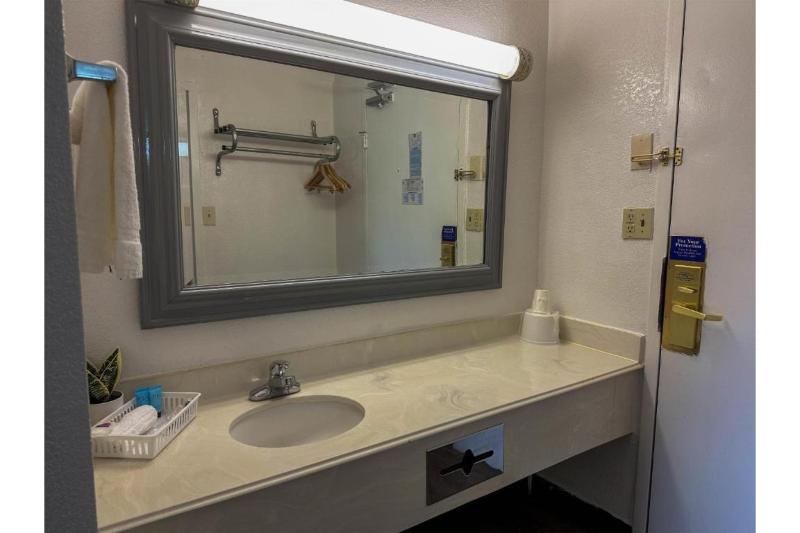 Motel 6 Rochester, Ny - Airport photo 5