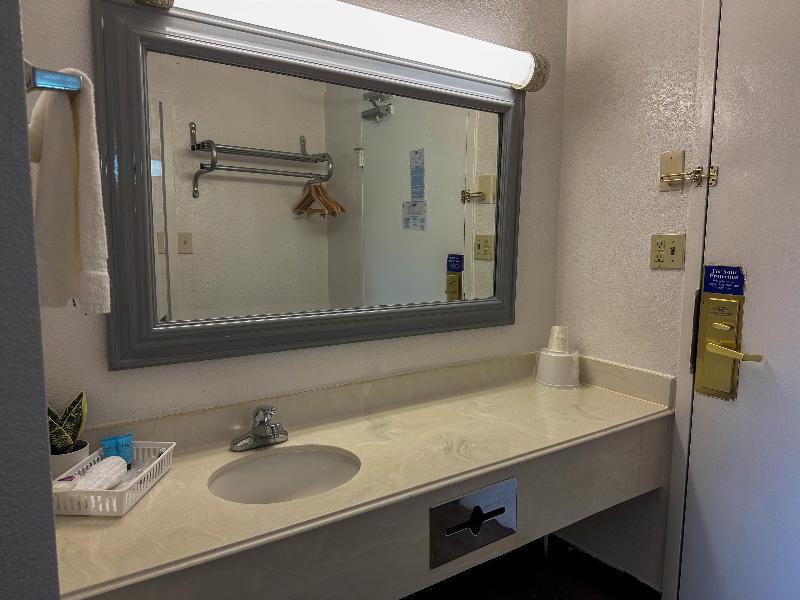 Motel 6 Rochester, NY - Airport