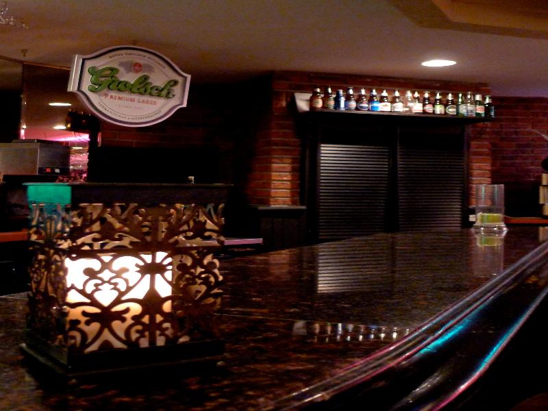 Armon Plaza Montreal Airport by IHG image