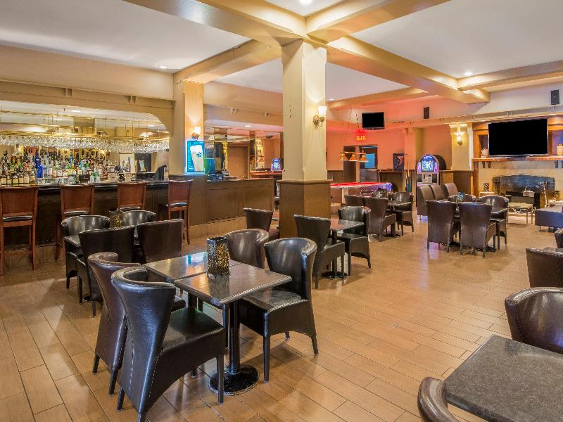 Armon Plaza Montreal Airport by IHG image