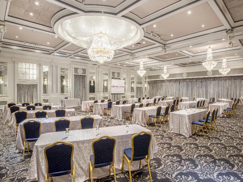 Armon Plaza Montreal Airport by IHG image