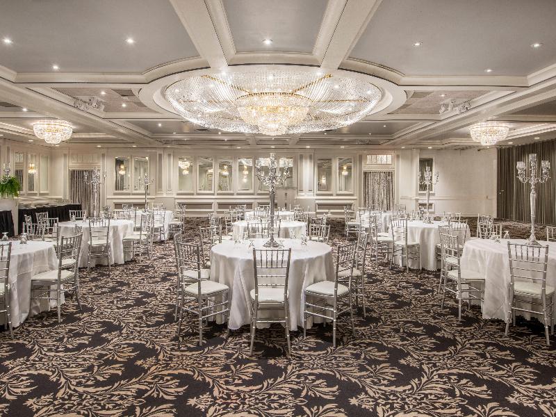 Armon Plaza Montreal Airport by IHG image