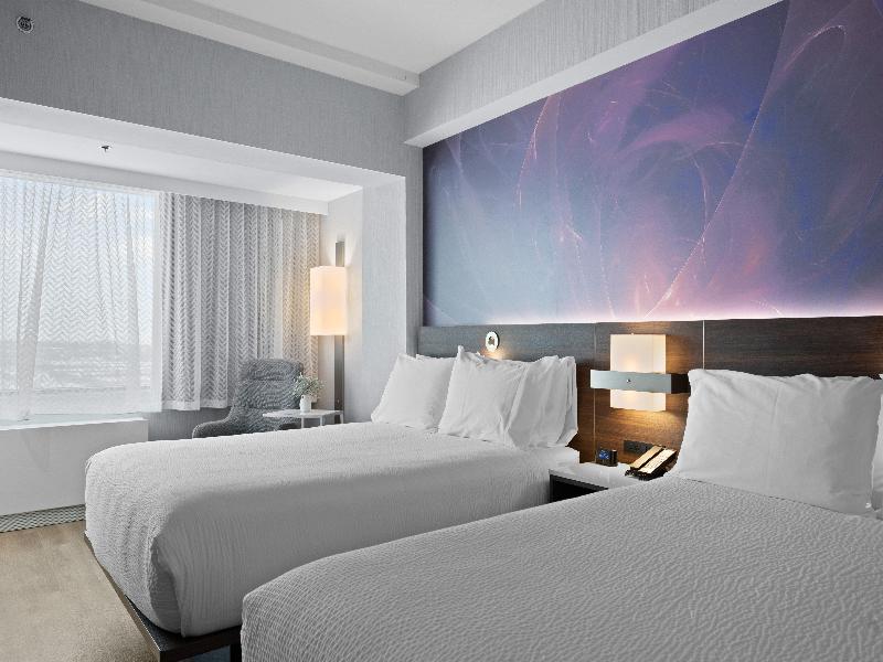 Armon Plaza Montreal Airport by IHG image