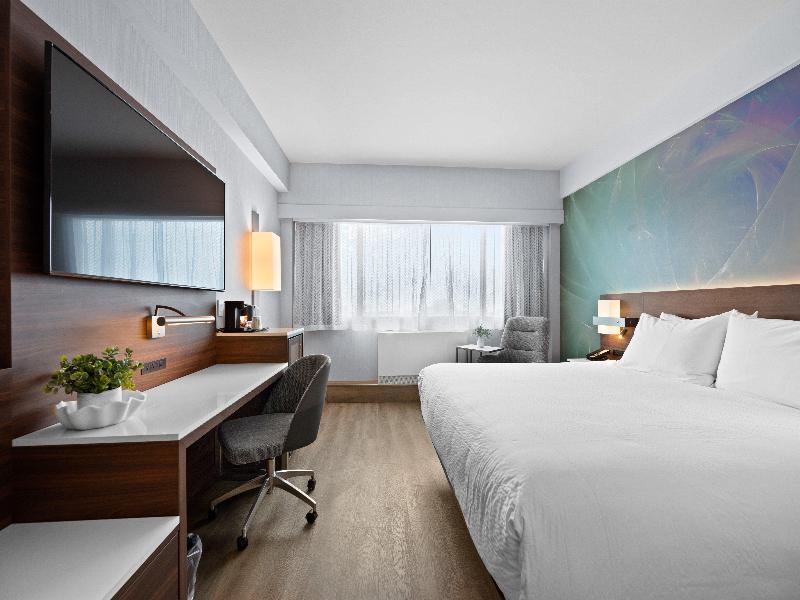 Armon Plaza Montreal Airport by IHG image