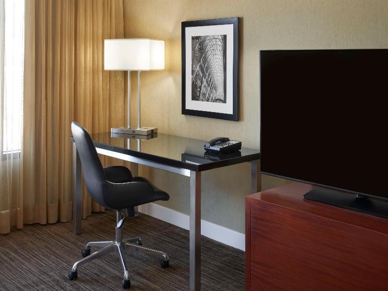 Hilton Toronto image