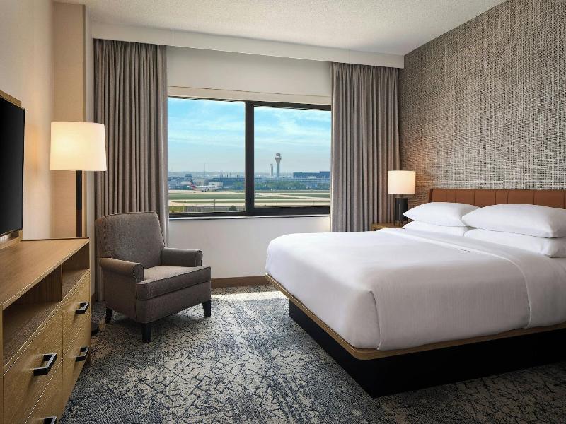 Sheraton Chicago O'Hare Airport Hotel image