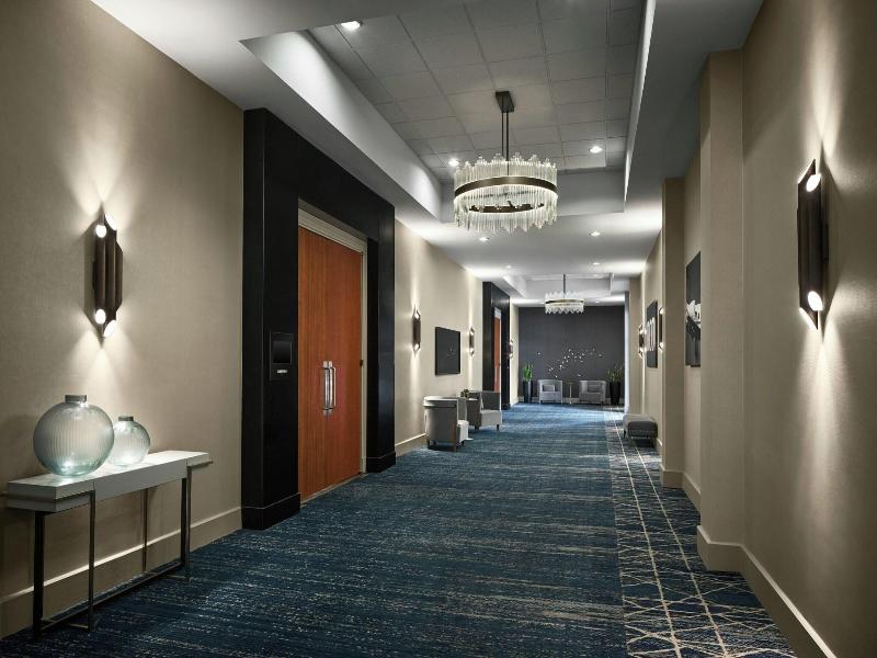 Sheraton Chicago O'Hare Airport Hotel image