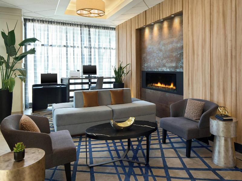 Sheraton Chicago O'Hare Airport Hotel image