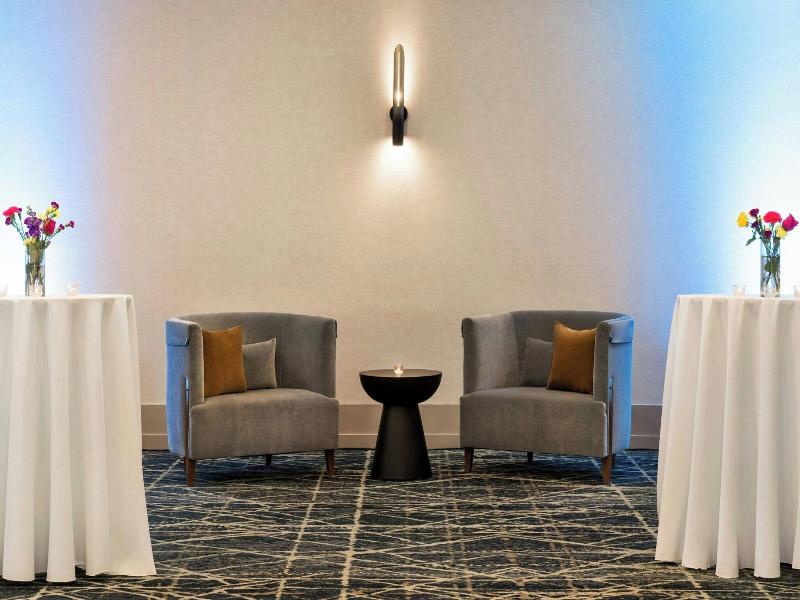 Sheraton Chicago O'Hare Airport Hotel image