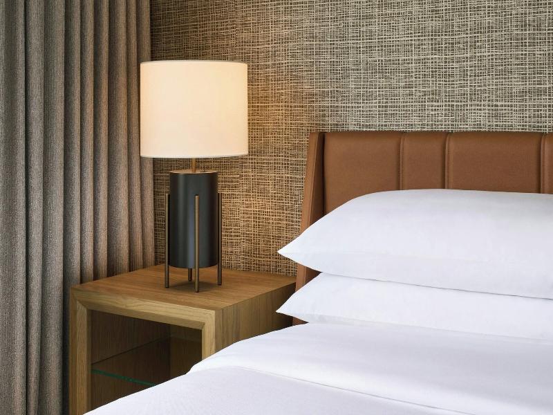Sheraton Chicago O'Hare Airport Hotel image