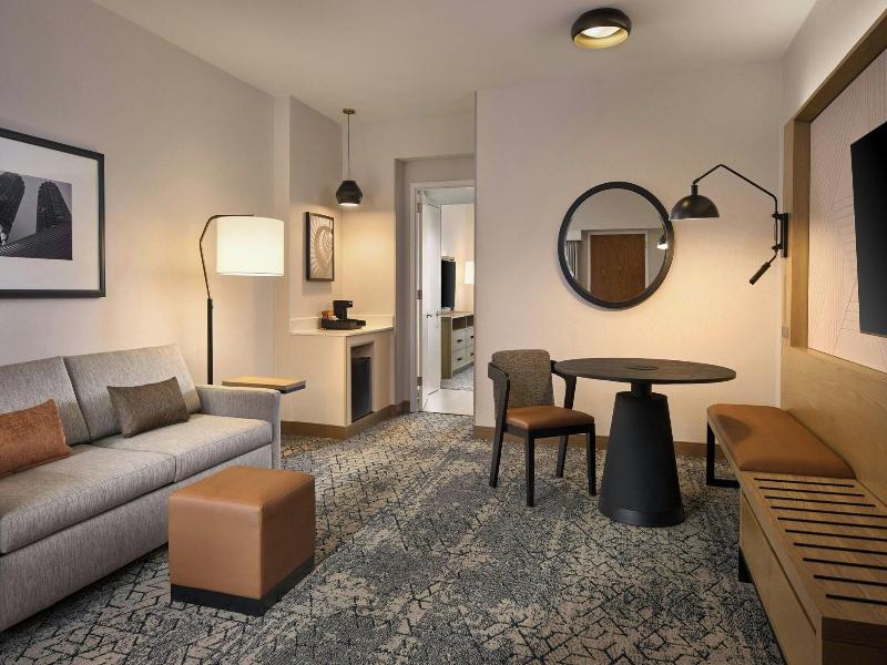 Sheraton Chicago O'Hare Airport Hotel image