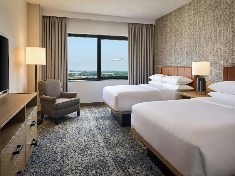 Sheraton Chicago O'Hare Airport Hotel image