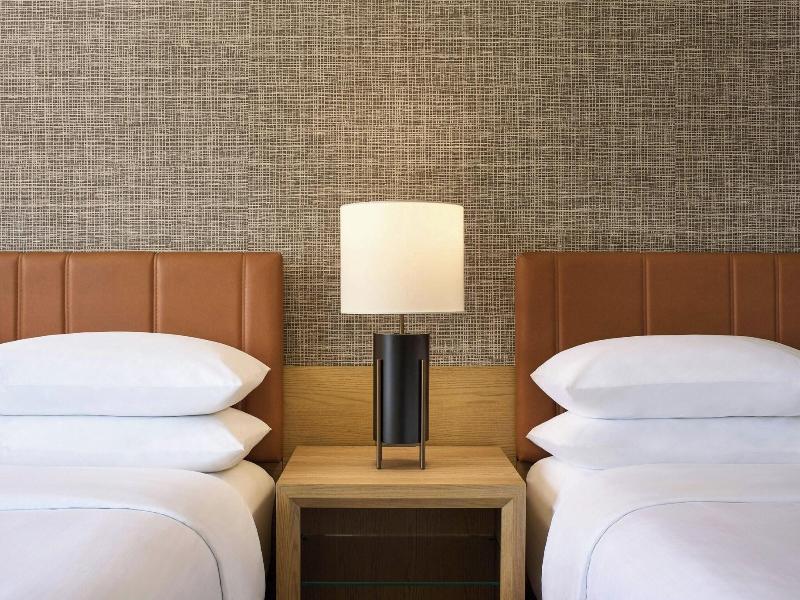 Sheraton Chicago O'Hare Airport Hotel image