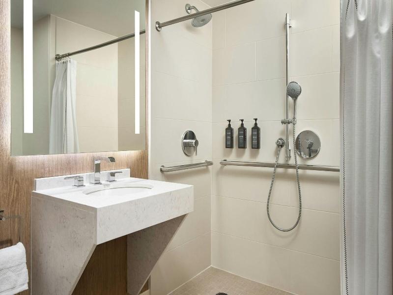 Sheraton Chicago O'Hare Airport Hotel image