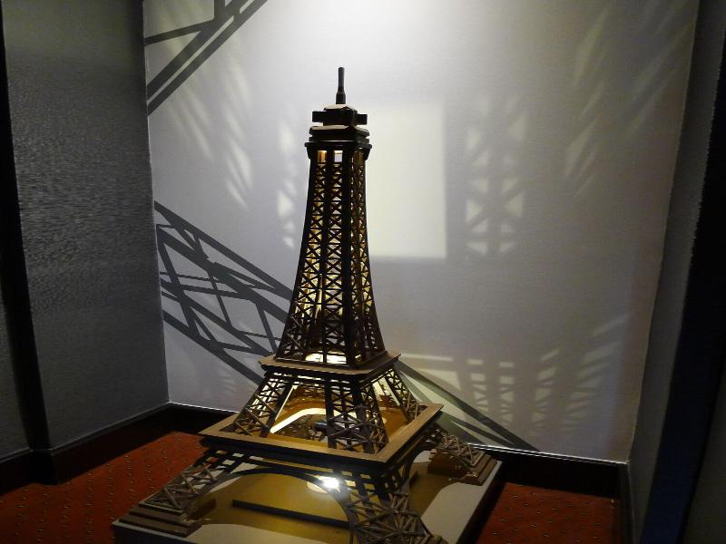 Exposition Tour Eiffel image