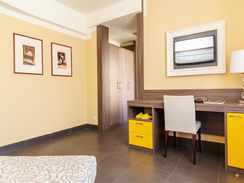 room detail thumbnail 1