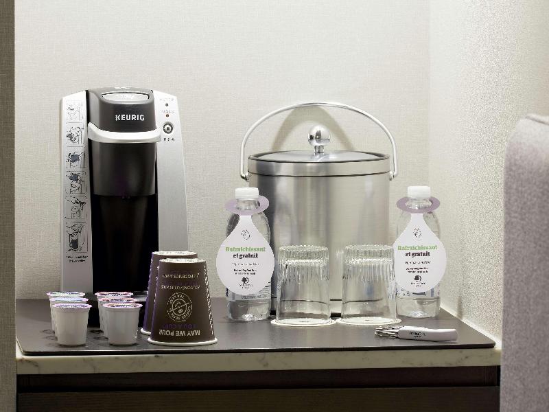 DoubleTree by Hilton Montreal image