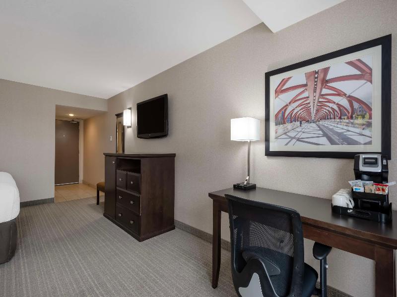 Best Western Port O'Call Hotel Calgary image