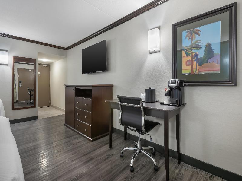 Best Western Port O'Call Hotel Calgary image