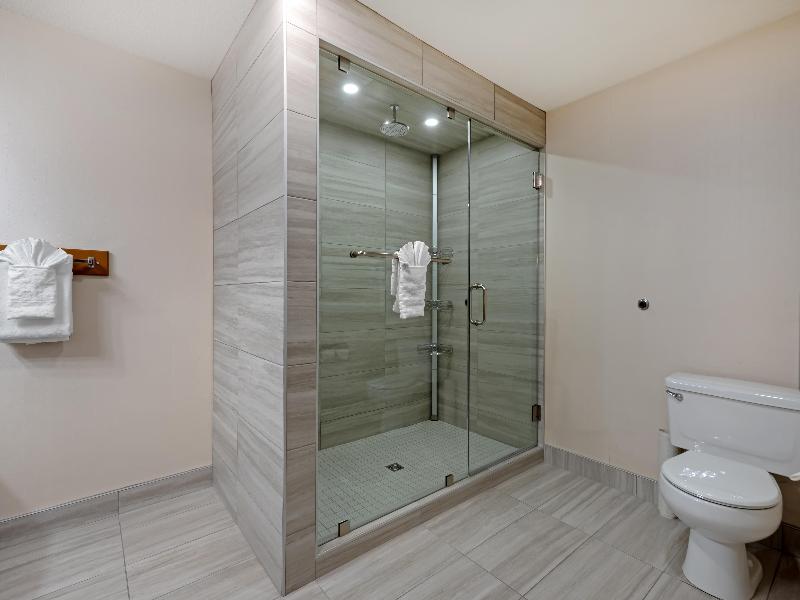 Best Western Port O'Call Hotel Calgary image