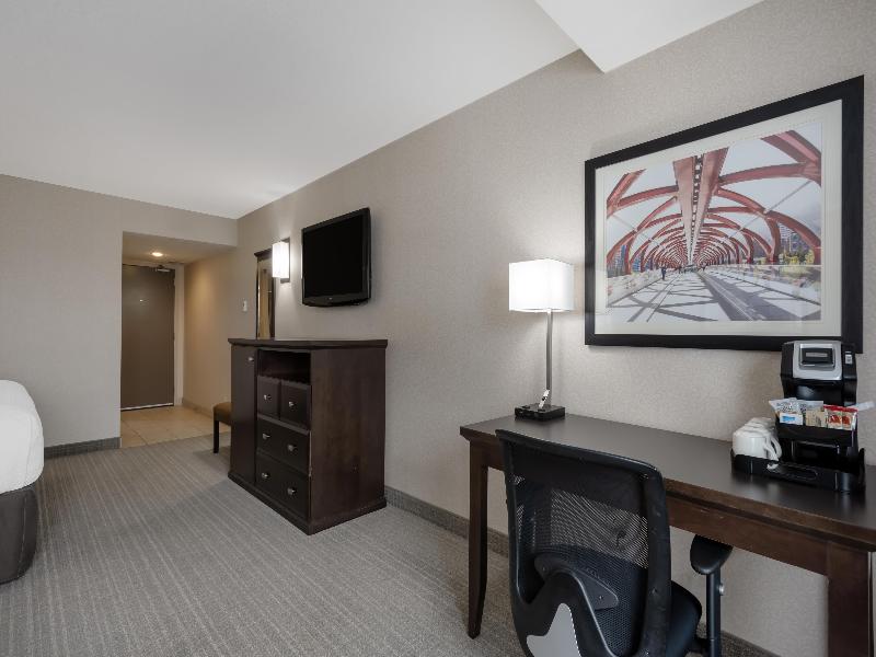Best Western Port O'Call Hotel Calgary image