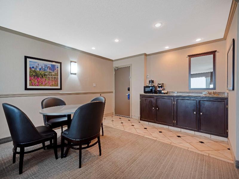 Best Western Port O'Call Hotel Calgary image