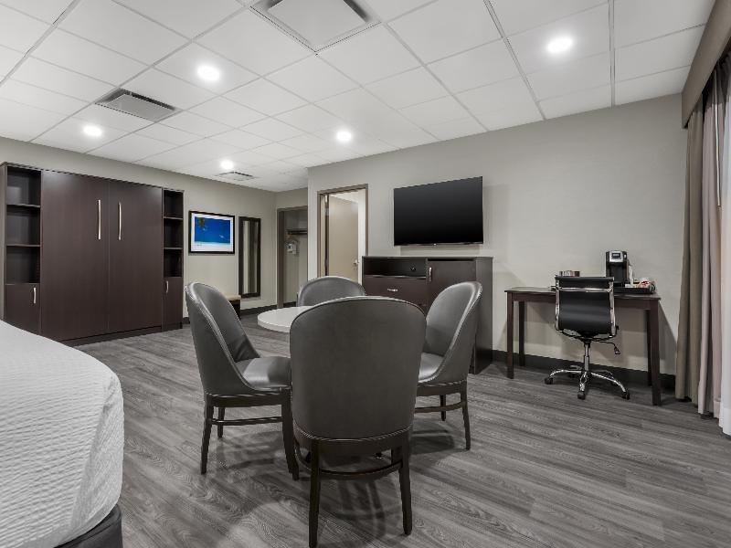 Best Western Port O'Call Hotel Calgary image
