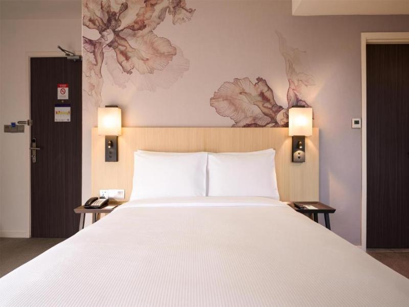 room detail thumbnail 1