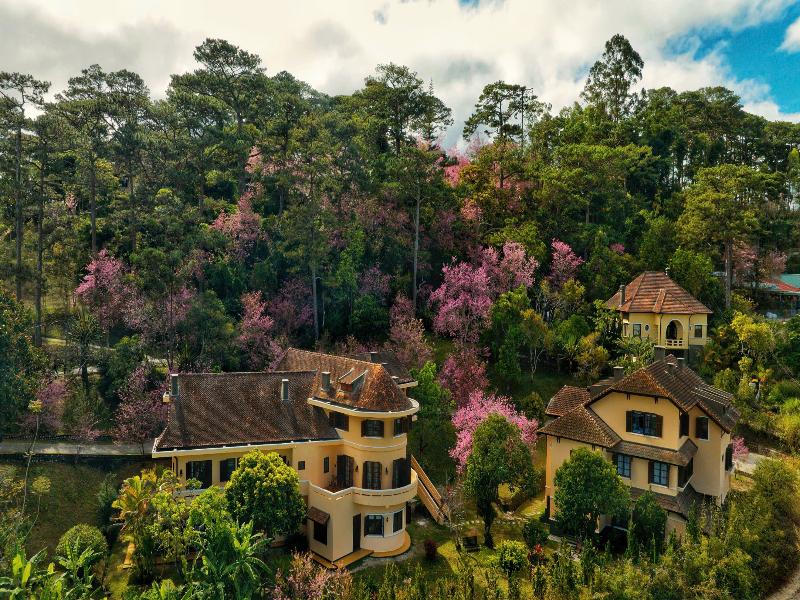 Ana Mandara Villas Dalat  Resort & Spa image