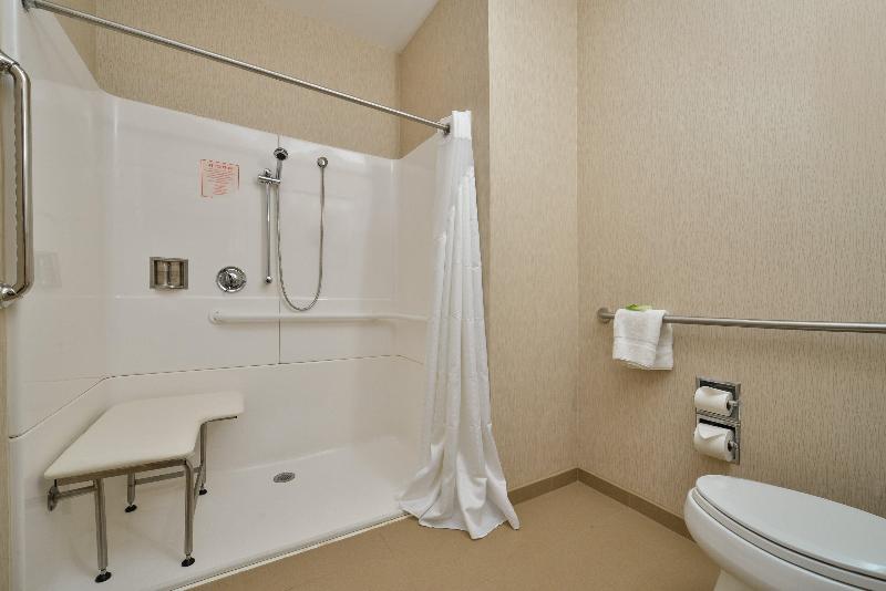 Holiday Inn Express Milford photo 13