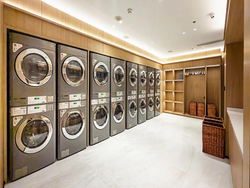 Holiday Inn Shanghai Nanjing Road image