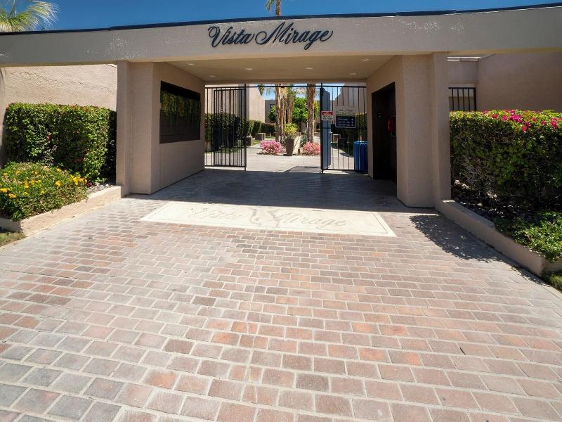 Vista Mirage Resort image
