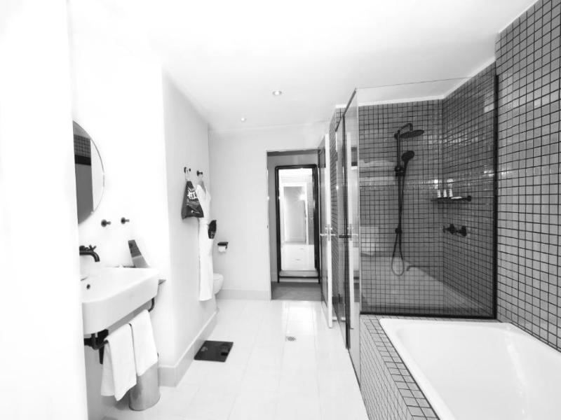 Ovolo Sydney, Woolloomooloo a Wyndham Hotel image