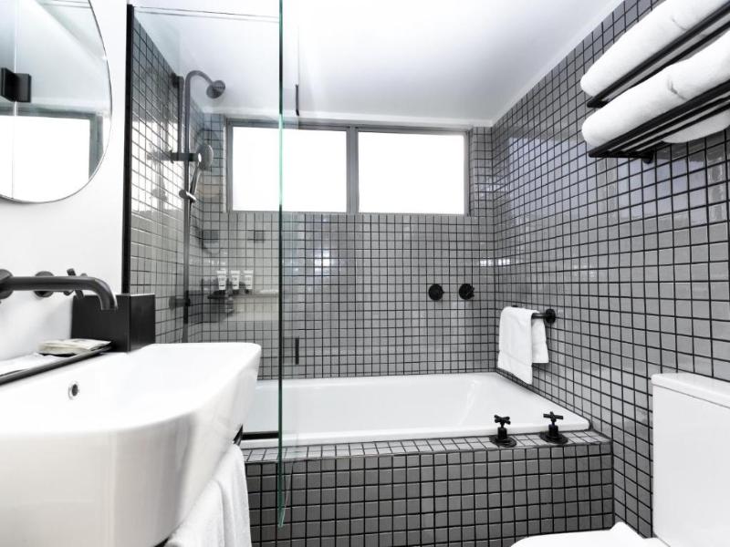 Ovolo Sydney, Woolloomooloo a Wyndham Hotel image