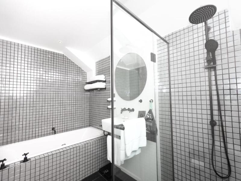 Ovolo Sydney, Woolloomooloo a Wyndham Hotel image