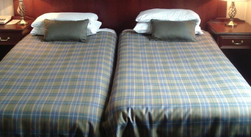 TWIN DELUXE