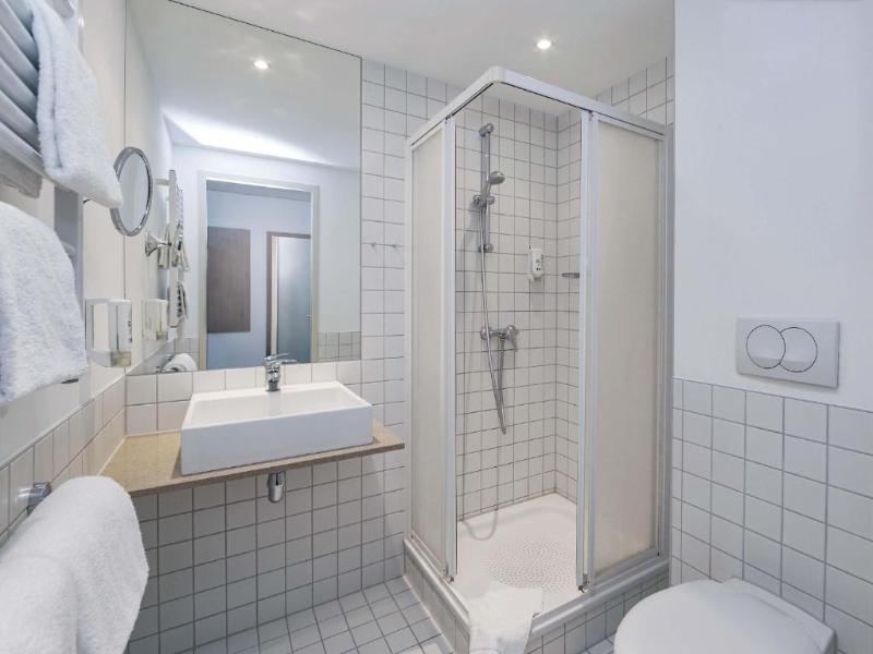 B&B HOTEL Berlin City-Ost image
