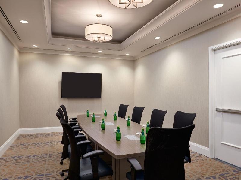 Sheraton Parkway Toronto North Hotel & Suites — photo 62