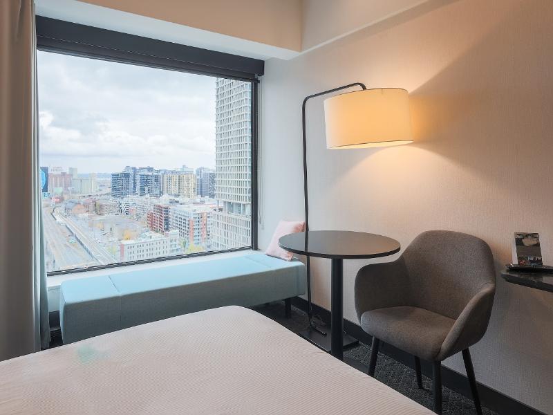 Stay in style at Hotel Bonaventure Montreal