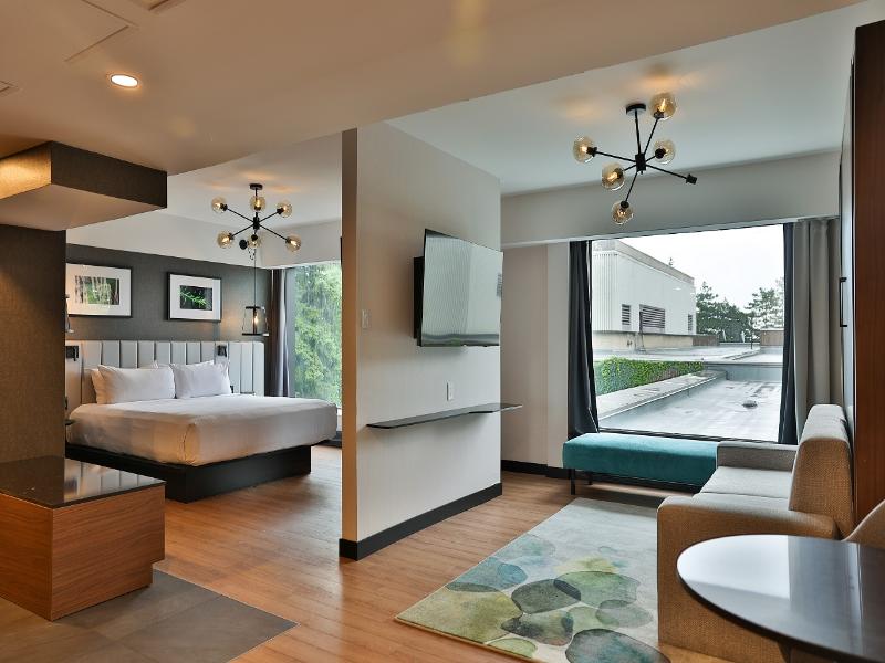 Stay in style at Hotel Bonaventure Montreal