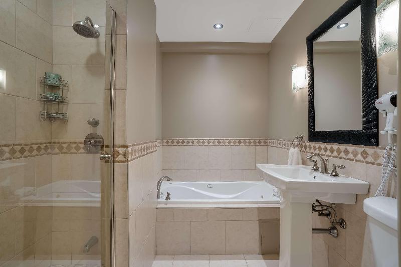 Best Western Ville-Marie Montreal Hotel & Suites image