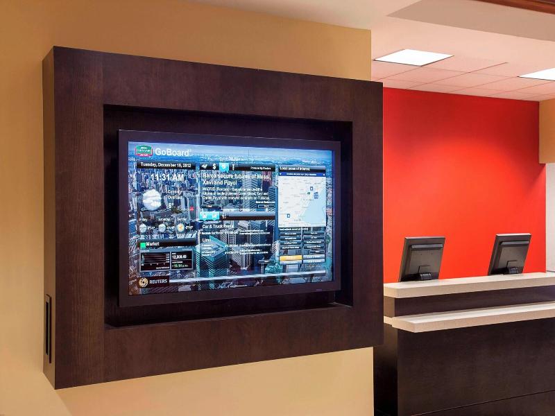 Courtyard By Marriott Toronto Airport image