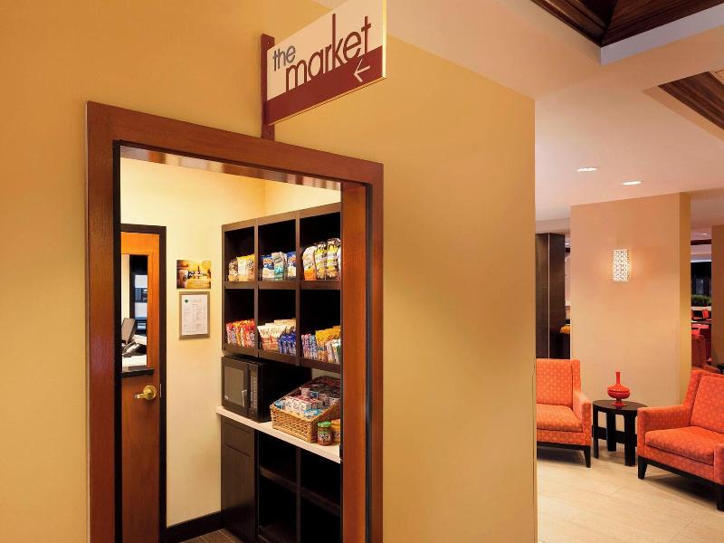 Courtyard By Marriott Toronto Airport image